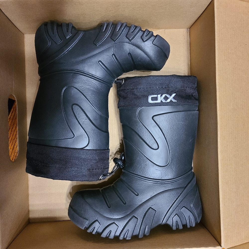 Super light warm winter boots, size 9/10